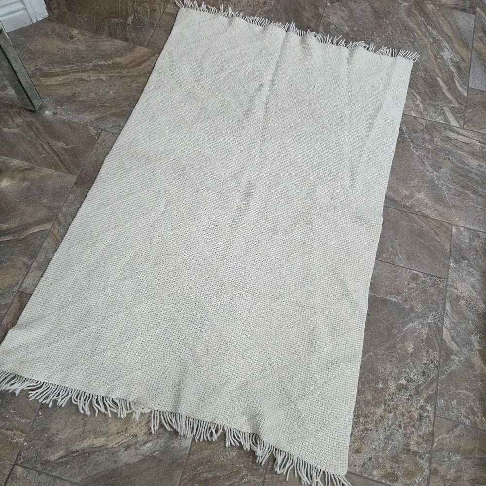 Vintage Crocheted Cream Diamond Stitch Throw Farmhouse  Cozy Cottagecore